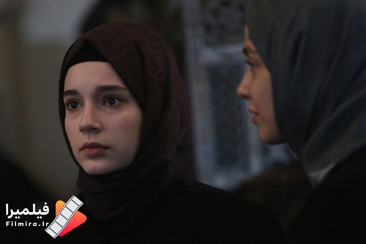 سریال غنچه های سرخ