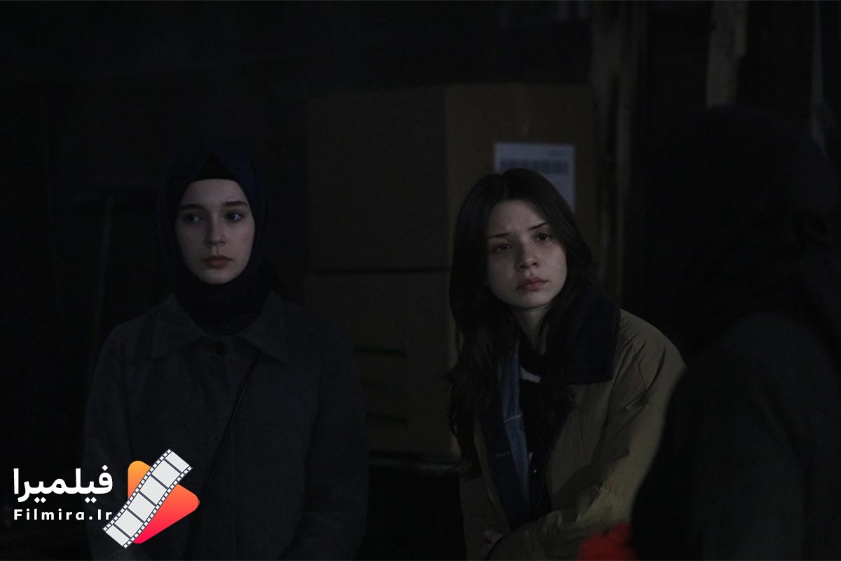سریال غنچه های سرخ