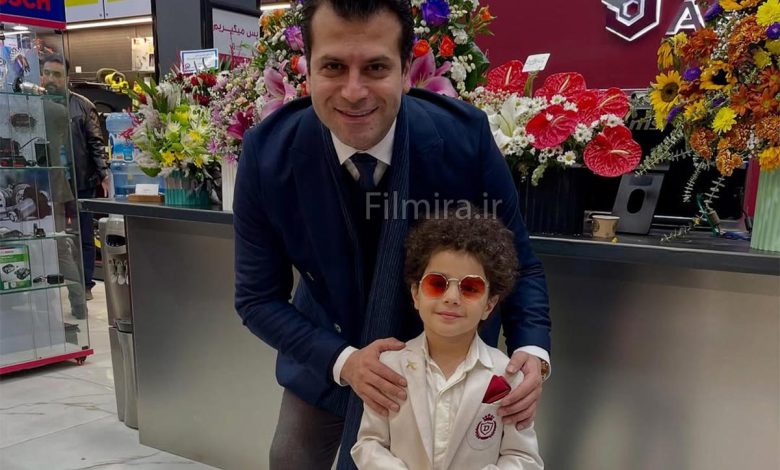 نوازندگی رایان حسینی با روزبه حصاری در کارناوال + ویدیو 12 رایان حسینی و روزبه حصاری