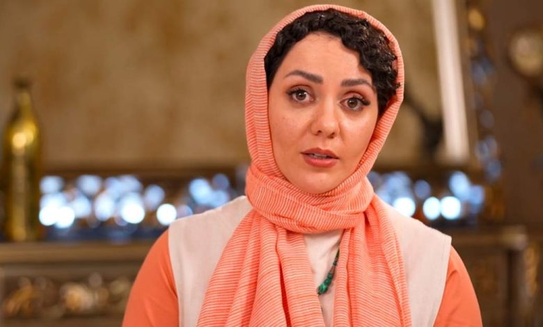 عکس روز | حوریه مقدم بازیگر و شرکت کننده بفرمایید شام ایرانی در لباس پرستاری، الحق که پرستاری بهش میاد 24 حوربه مقدم