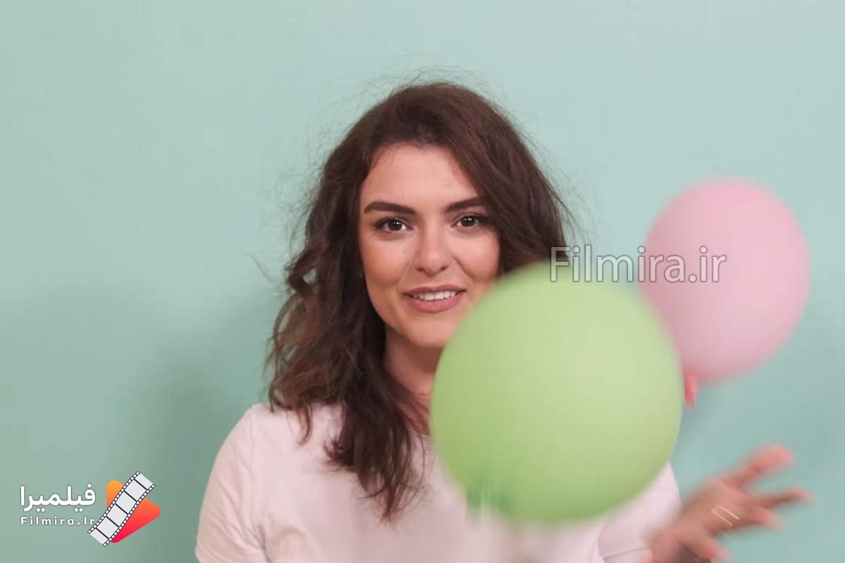 بیوگرافی دنیا مدنی
