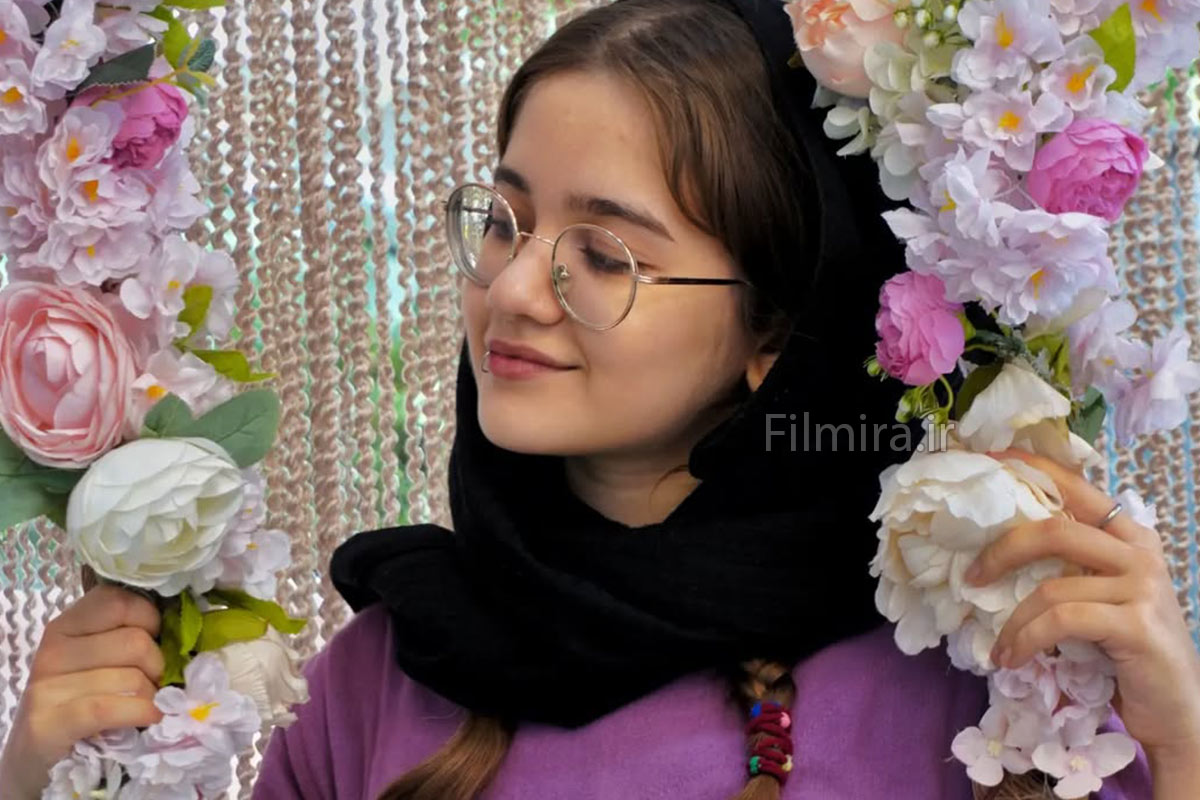 بیوگرافی عسل مردی در نقش مژگان(مومو) در بچه مهندس 2